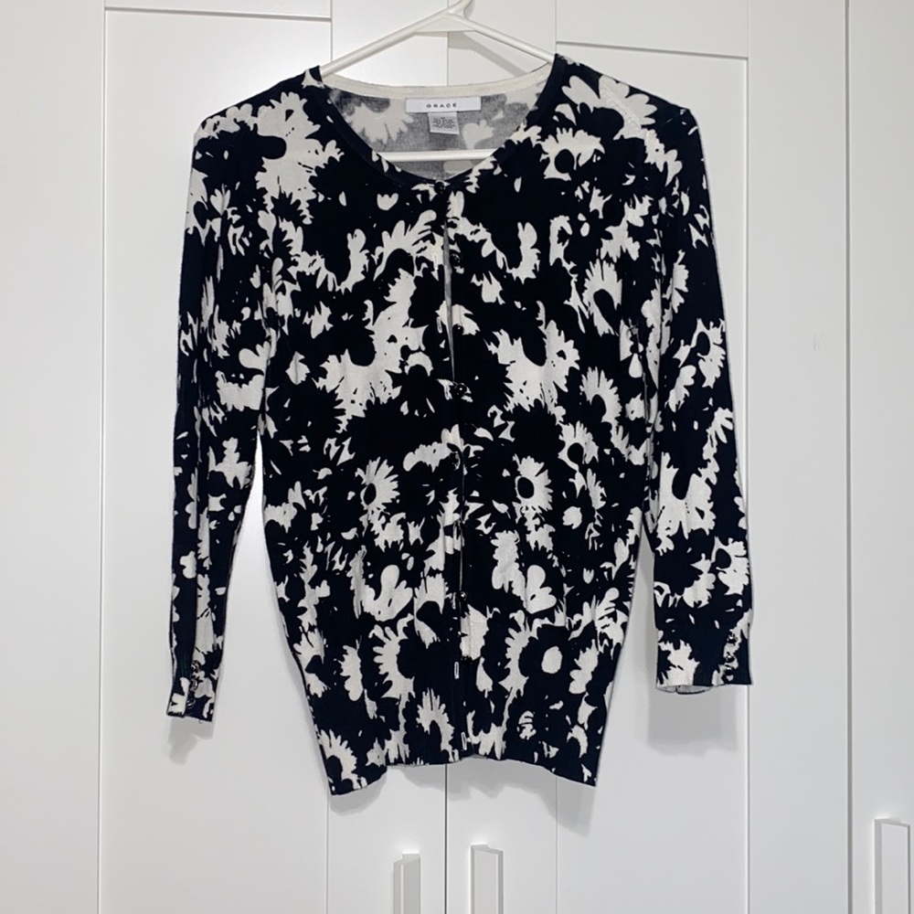 Grace Black & White Fitted Waist Button Up Cardigan Size M